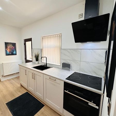 R4 Luxury Studio En-Suite Room In Harborne Lane By Queen Elizabeth Hospital Birmingham Kültér fotó