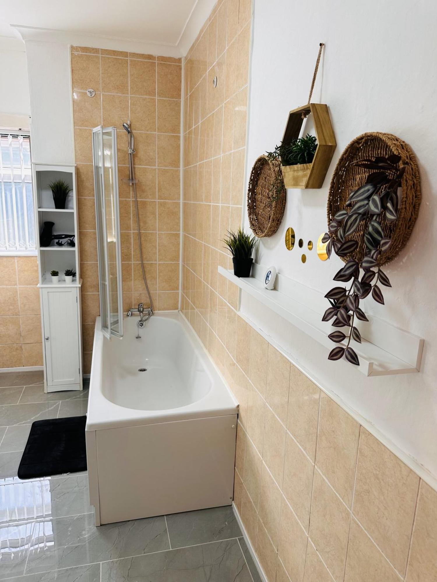 R4 Luxury Studio En-Suite Room In Harborne Lane By Queen Elizabeth Hospital Birmingham Kültér fotó